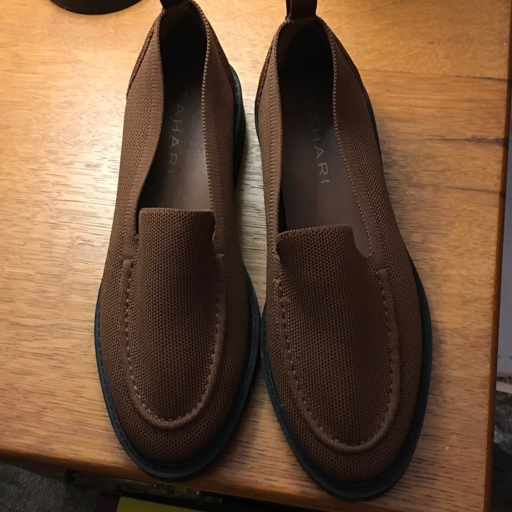 Tahari dark brown stretch loafers. Never worn, like new,